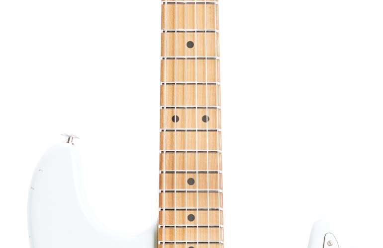 Suhr Ian Thornley Classic S Antique Sonic White HSH #JS0L8D Suhr Ian Thornley Classic S Antique Sonic White HSH #JS0L8D