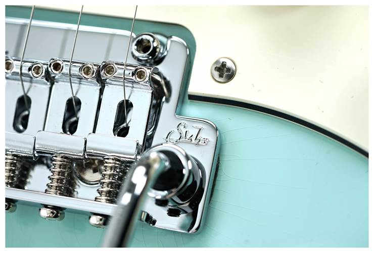 Suhr Classic Antique Sonic Blue HSS Maple Fingerboard SSCII #78503 Suhr Classic Antique Sonic Blue HSS Maple Fingerboard SSCII #78503