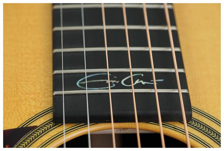 Martin Signature Series 000-28EC Eric Clapton Left Handed Martin Signature Series 000-28EC Eric Clapton Left Handed