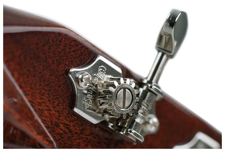 Martin Signature Series 000-28EC Eric Clapton Left Handed Martin Signature Series 000-28EC Eric Clapton Left Handed