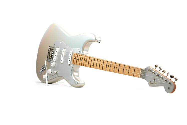 Fender H.E.R. Signature Stratocaster Chrome Glow Maple Fingerboard (Nearly New) #MX22158194 Fender H.E.R. Signature Stratocaster Chrome Glow Maple Fingerboard (Nearly New) #MX22158194