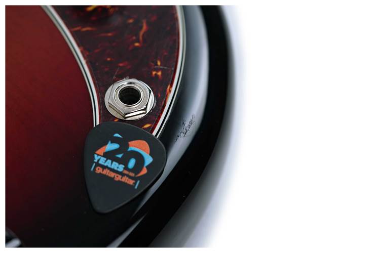Fender American Professional II Precision Bass 3 Tone Sunburst Rosewood Fingerboard (Ex-Demo) #US25050582 Fender American Professional II Precision Bass 3 Tone Sunburst Rosewood Fingerboard (Ex-Demo) #US25050582