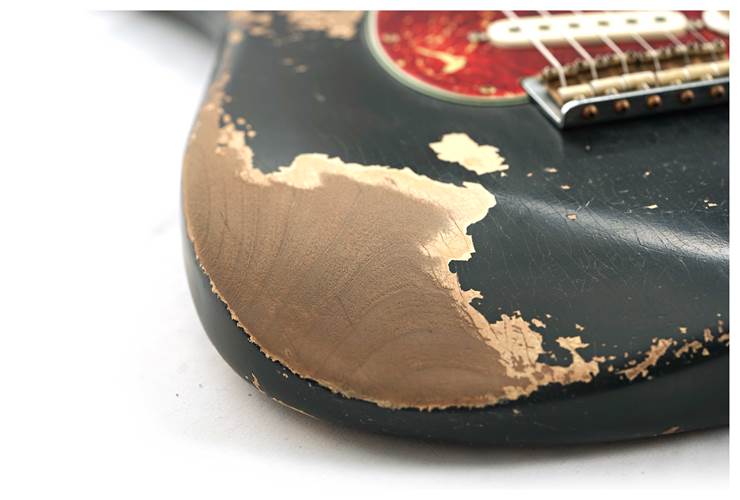 Fender Custom Shop 61 Stratocaster Heavy Relic Black over Desert Sand Rosewood Fingerboard Master Built by Vincent Van Trigt #R139998 Fender Custom Shop 61 Stratocaster Heavy Relic Black over Desert Sand Rosewood Fingerboard Master Built by Vincent Van Trigt #R139998