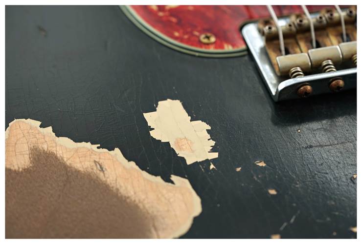 Fender Custom Shop 61 Stratocaster Heavy Relic Black over Desert Sand Rosewood Fingerboard Master Built by Vincent Van Trigt #R139998 Fender Custom Shop 61 Stratocaster Heavy Relic Black over Desert Sand Rosewood Fingerboard Master Built by Vincent Van Trigt #R139998