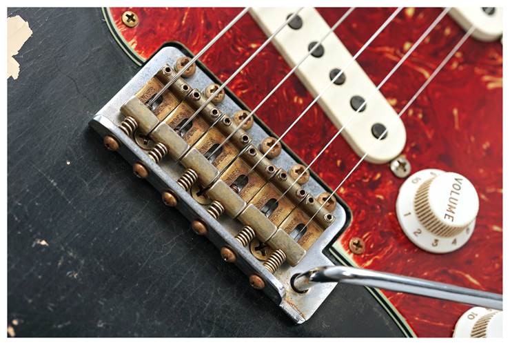 Fender Custom Shop 61 Stratocaster Heavy Relic Black over Desert Sand Rosewood Fingerboard Master Built by Vincent Van Trigt #R139998 Fender Custom Shop 61 Stratocaster Heavy Relic Black over Desert Sand Rosewood Fingerboard Master Built by Vincent Van Trigt #R139998