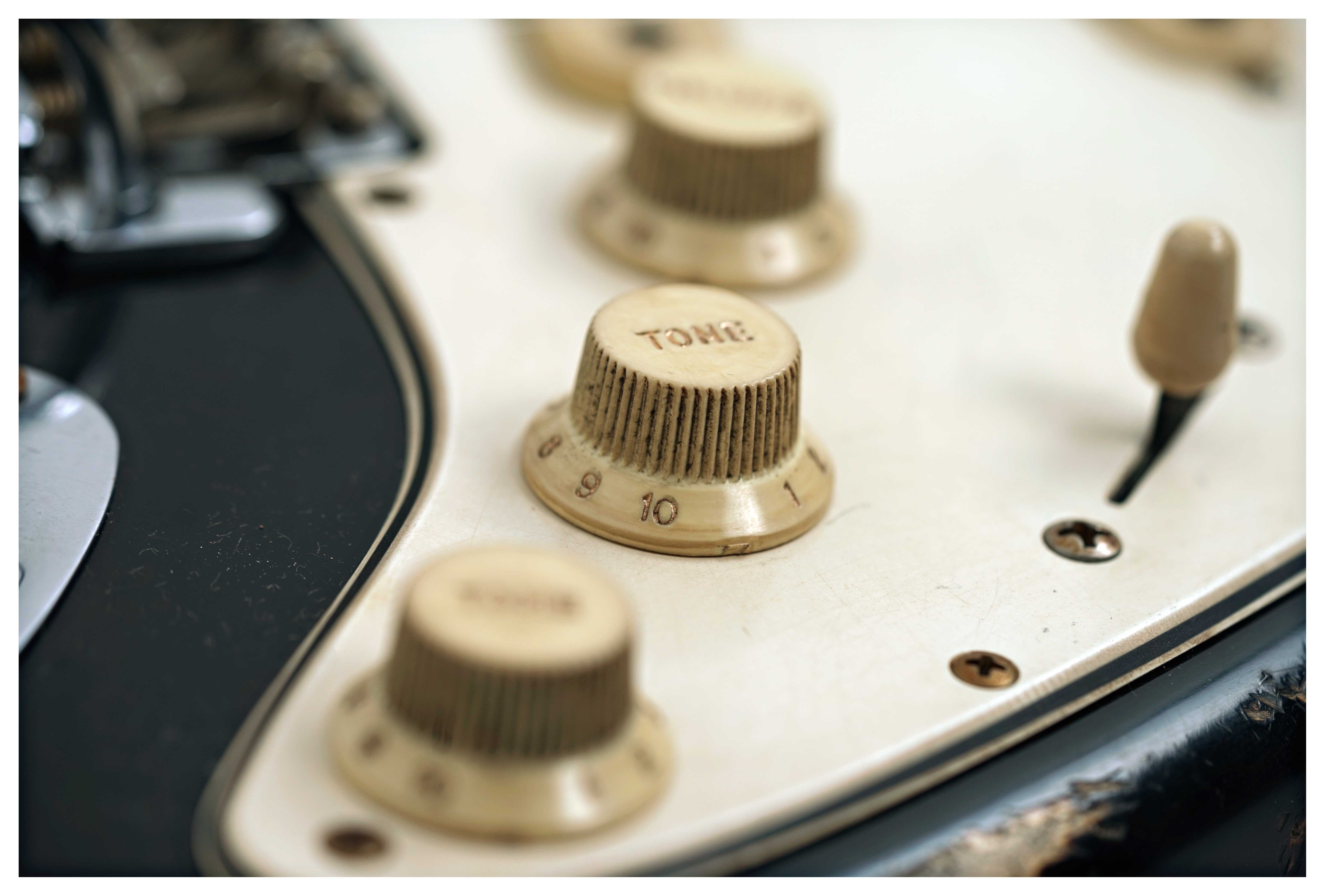 Fender Custom Shop 61 Stratocaster Heavy Relic Black over 3 Tone Sunburst Master Built by Jason Smith #R147563