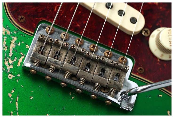 Fender Custom Shop 62 Stratocaster Heavy Relic Caddie Green over 3 Tone Sunburst Rosewood Fingerboard Master Built by Dennis Galuszka #R133969 Fender Custom Shop 62 Stratocaster Heavy Relic Caddie Green over 3 Tone Sunburst Rosewood Fingerboard Master Built by Dennis Galuszka #R133969