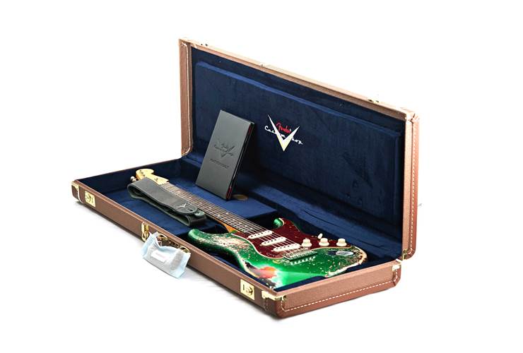 Fender Custom Shop 62 Stratocaster Heavy Relic Caddie Green over 3 Tone Sunburst Rosewood Fingerboard Master Built by Dennis Galuszka #R133969 Fender Custom Shop 62 Stratocaster Heavy Relic Caddie Green over 3 Tone Sunburst Rosewood Fingerboard Master Built by Dennis Galuszka #R133969