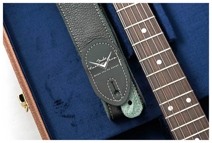 Fender Custom Shop 62 Stratocaster Heavy Relic Caddie Green over 3 Tone Sunburst Rosewood Fingerboard Master Built by Dennis Galuszka #R133969 Fender Custom Shop 62 Stratocaster Heavy Relic Caddie Green over 3 Tone Sunburst Rosewood Fingerboard Master Built by Dennis Galuszka #R133969
