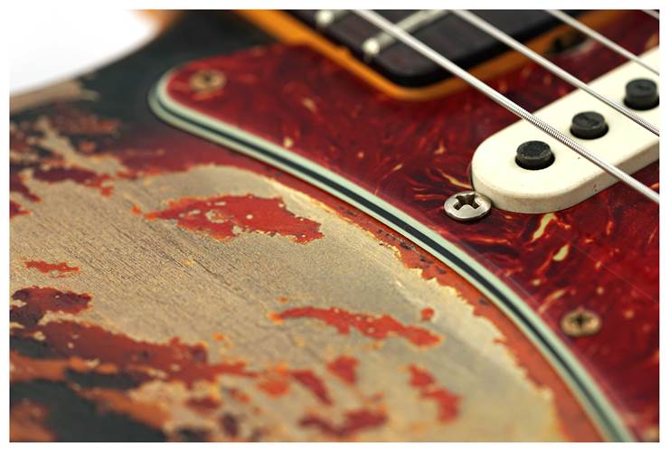Fender Custom Shop 63 Stratocaster Heavy Relic Bleached 3 Tone Sunburst Rosewood Fingerboard Master Built by Austin MacNutt #R140044 Fender Custom Shop 63 Stratocaster Heavy Relic Bleached 3 Tone Sunburst Rosewood Fingerboard Master Built by Austin MacNutt #R140044