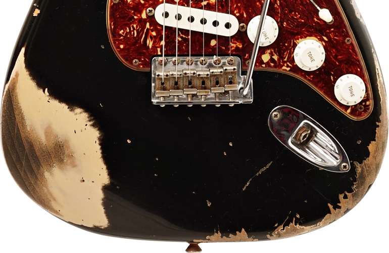 Fender Custom Shop 1961 Stratocaster Heavy Relic Black over Desert Sand #R109616 Fender Custom Shop 1961 Stratocaster Heavy Relic Black over Desert Sand #R109616