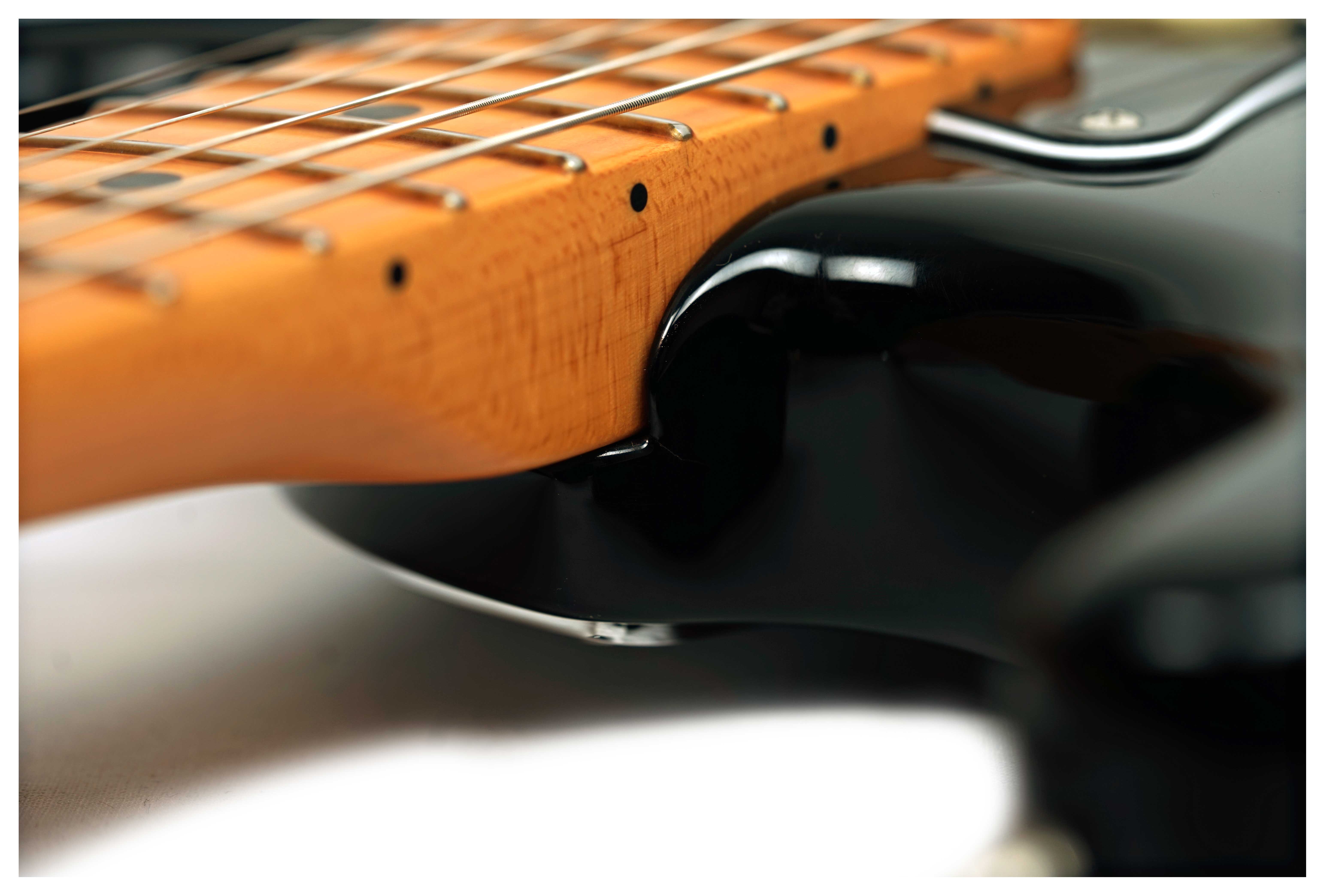 Fender American Ultra Luxe Stratocaster HSS Silverburst Maple Fingerboard (Ex-Demo) #US23070318
