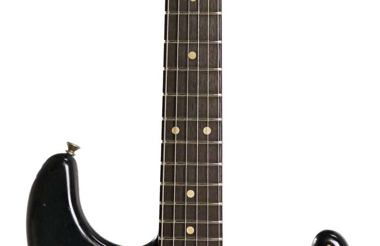 Fender Custom Shop Limited Edition Dual-Mag II Stratocaster Relic Aged Black Over 3 Color Sunburst #CZ551001 Fender Custom Shop Limited Edition Dual-Mag II Stratocaster Relic Aged Black Over 3 Color Sunburst #CZ551001