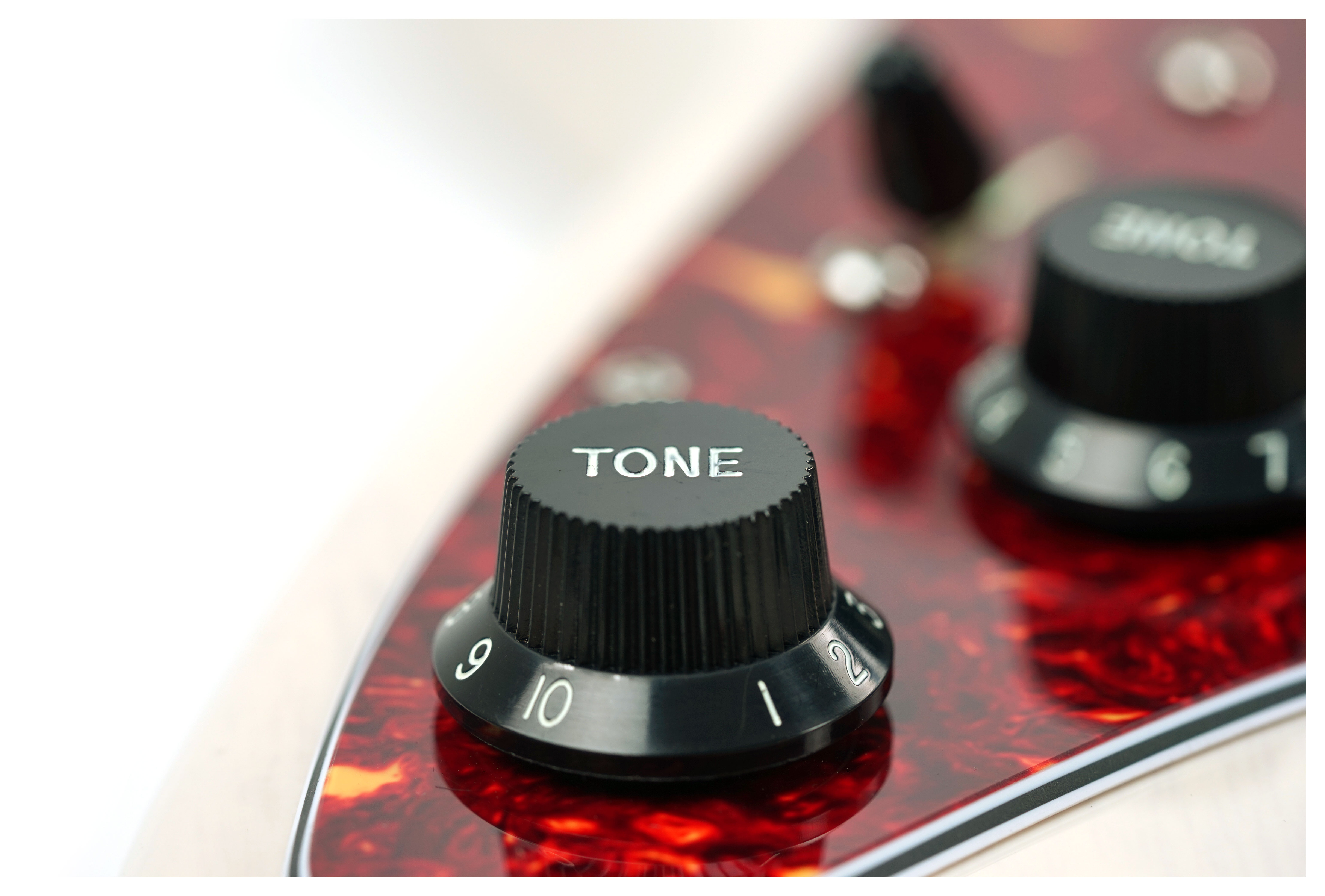 Suhr Limited Edition Classic S Paulownia HSS Trans White 3A Roasted Birdseye Neck & Fingerboard Left Handed