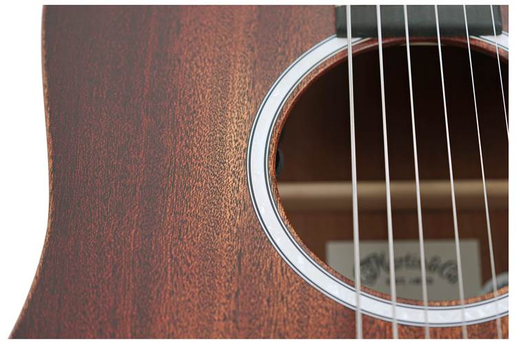 Martin DJR-10E Streetmaster Dreadnought Junior  Martin DJR-10E Streetmaster Dreadnought Junior
