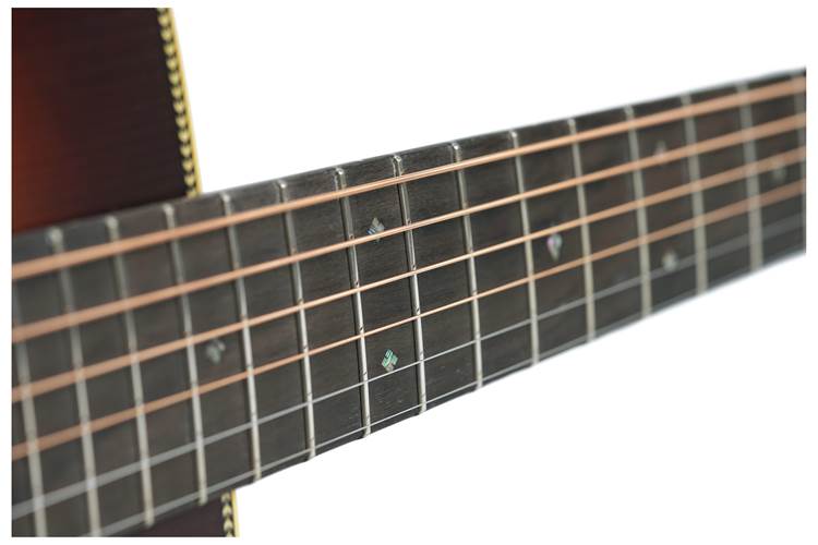 Martin Custom Shop Expert D-28 1937 Ambertone Aged Martin Custom Shop Expert D-28 1937 Ambertone Aged