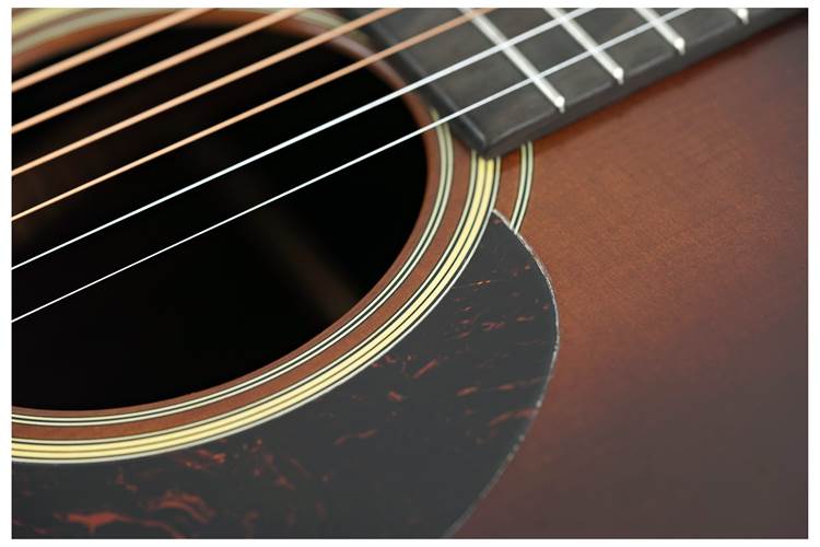 Martin Custom Shop Expert D-28 1937 Ambertone Aged Martin Custom Shop Expert D-28 1937 Ambertone Aged