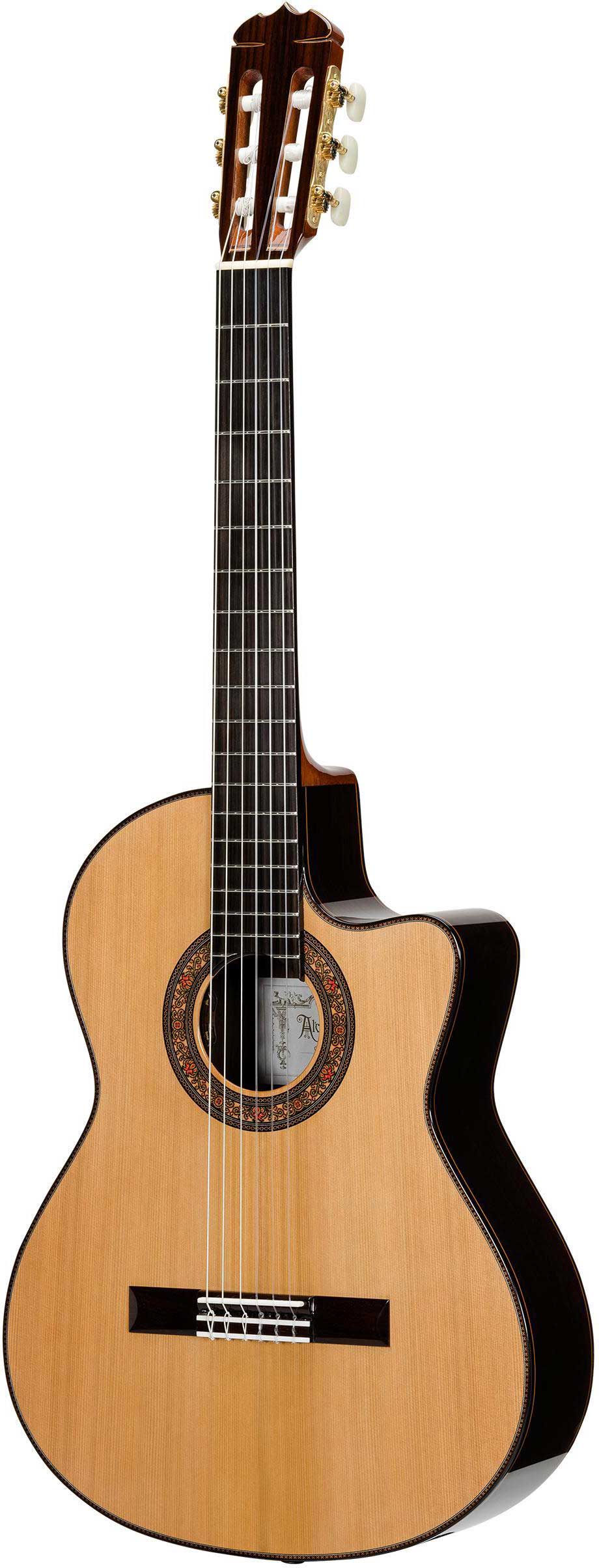 Alvarez Yairi CYM75CE Masterworks Classical Natural Gloss