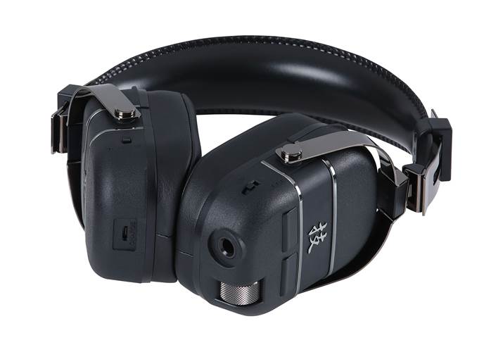 BOSS Waza-Air Bass Personal Amplification System BOSS Waza-Air Bass Personal Amplification System