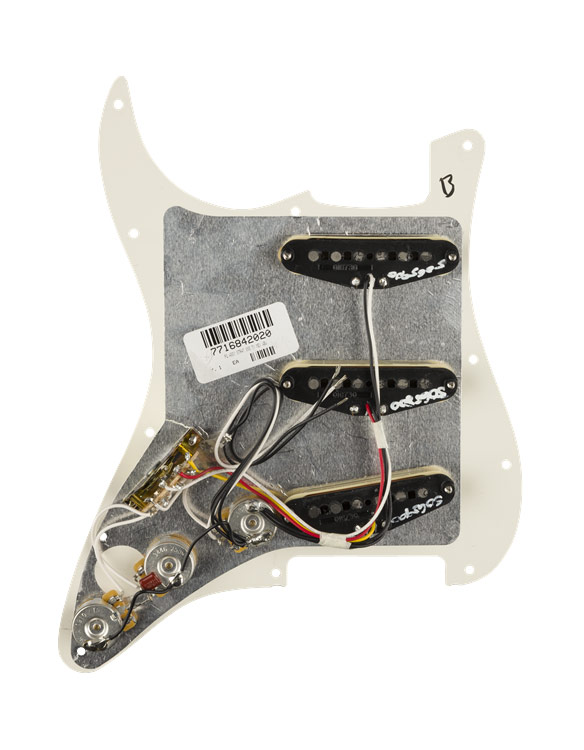 Fender Pre-Wired Stratocaster Pickguard Tex-Mex SSS Parchment 11