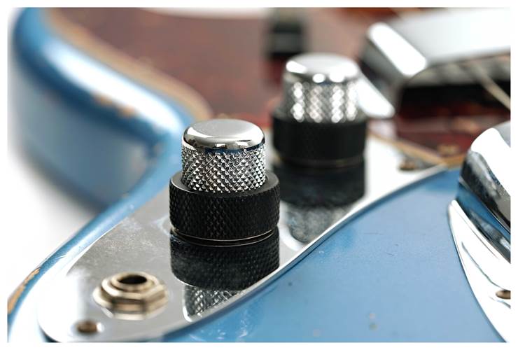 Fender Custom Shop 1961 Jazz Bass Heavy Relic Aged Lake Placid Blue Left Handed #R121683 Fender Custom Shop 1961 Jazz Bass Heavy Relic Aged Lake Placid Blue Left Handed #R121683