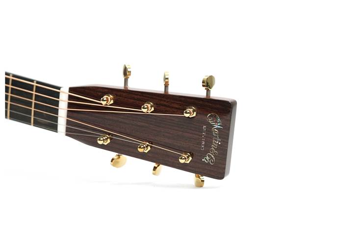 Martin 00028E Modern Deluxe Martin 00028E Modern Deluxe