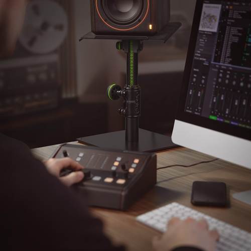 Gravity SP 3102 Studio Monitor Speaker Stand Gravity SP 3102 Studio Monitor Speaker Stand