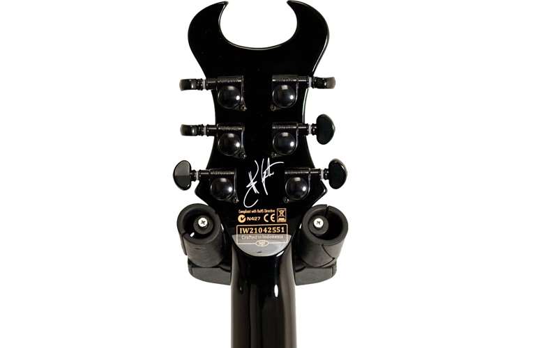 Schecter Synyster Gates Standard Black with Silver Pinstripes Schecter Synyster Gates Standard Black with Silver Pinstripes