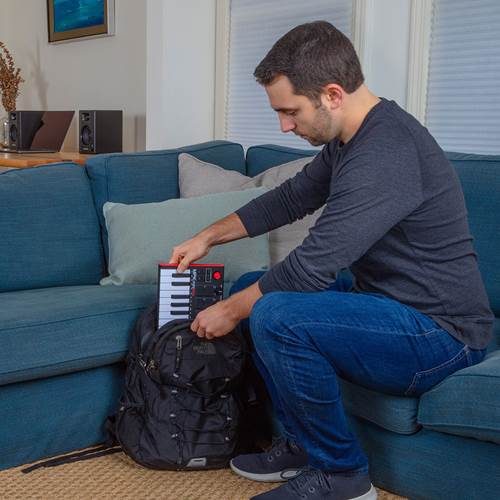 Akai Professional MPK Mini Play MK3 MIDI Keyboard Akai Professional MPK Mini Play MK3 MIDI Keyboard