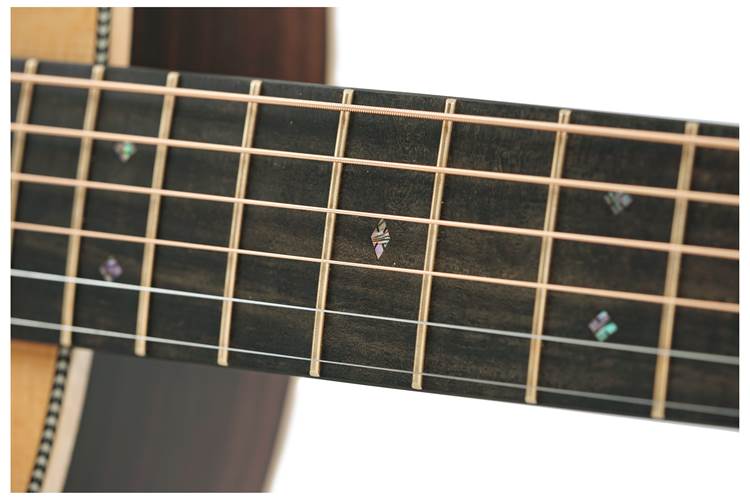 Martin 0-28 Modern Deluxe 12 Fret Martin 0-28 Modern Deluxe 12 Fret