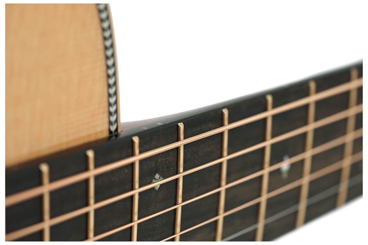 Martin 0-28 Modern Deluxe 12 Fret Martin 0-28 Modern Deluxe 12 Fret
