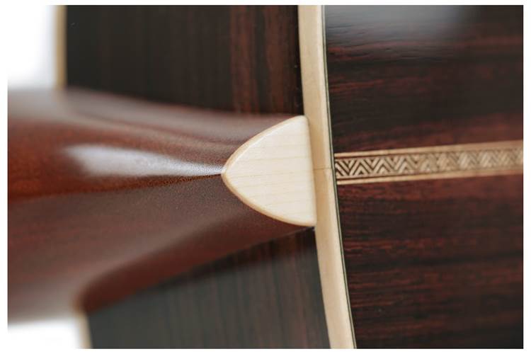 Martin 0-28 Modern Deluxe 12 Fret Martin 0-28 Modern Deluxe 12 Fret