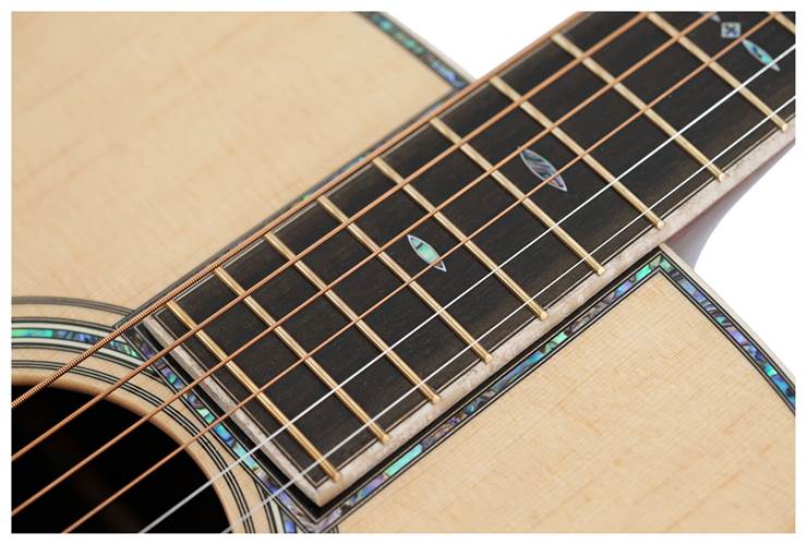 Martin D-42 Modern Deluxe Martin D-42 Modern Deluxe