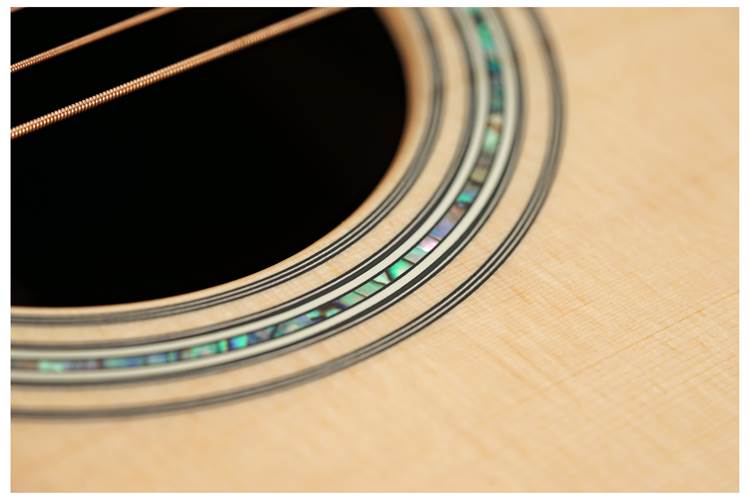Martin D-45 Modern Deluxe Martin D-45 Modern Deluxe