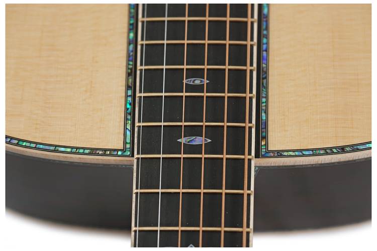 Martin D-45 Modern Deluxe Martin D-45 Modern Deluxe