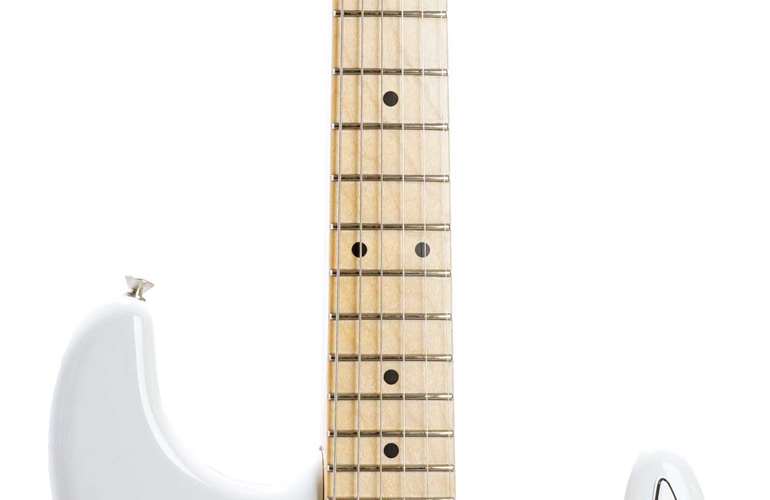 Fender Custom Shop guitarguitar Dealer Select 59 Stratocaster NOS Flash Coat Lacquer Faded Olympic White Maple Fingerboard #R117727 Fender Custom Shop guitarguitar Dealer Select 59 Stratocaster NOS Flash Coat Lacquer Faded Olympic White Maple Fingerboard #R117727
