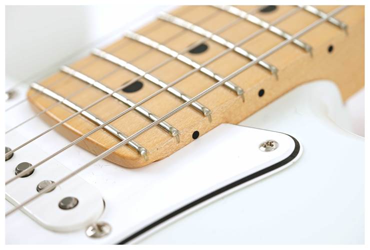 Fender Custom Shop guitarguitar Dealer Select 59 Stratocaster NOS Flash Coat Lacquer Faded Olympic White Maple Fingerboard Left Handed #R126637 Fender Custom Shop guitarguitar Dealer Select 59 Stratocaster NOS Flash Coat Lacquer Faded Olympic White Maple Fingerboard Left Handed #R126637