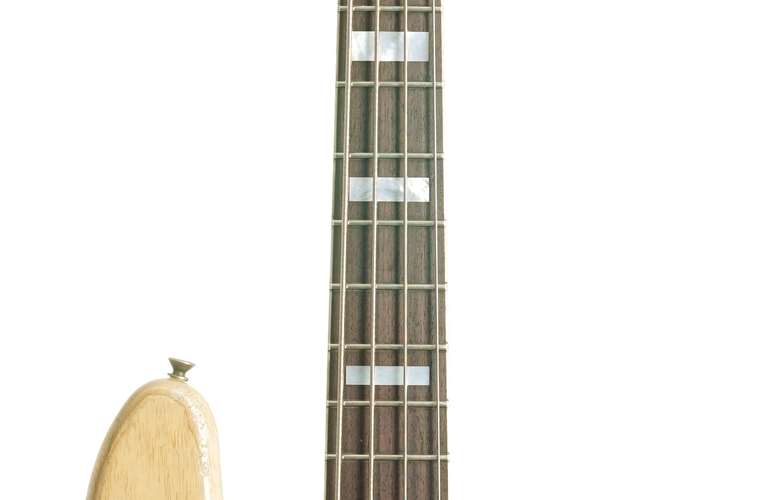 Fender Custom Shop Limited Edition Custom Jazz Bass Heavy Relic Aged Natural #CZ575982 Fender Custom Shop Limited Edition Custom Jazz Bass Heavy Relic Aged Natural #CZ575982