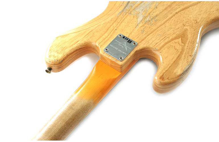 Fender Custom Shop Limited Edition Custom Jazz Bass Heavy Relic Aged Natural #CZ575982 Fender Custom Shop Limited Edition Custom Jazz Bass Heavy Relic Aged Natural #CZ575982
