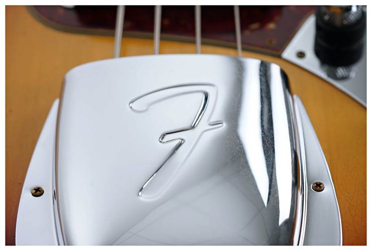 Fender Custom Shop 62 Jazz Bass Relic 3-Color Sunburst #CZ572525 Fender Custom Shop 62 Jazz Bass Relic 3-Color Sunburst #CZ572525