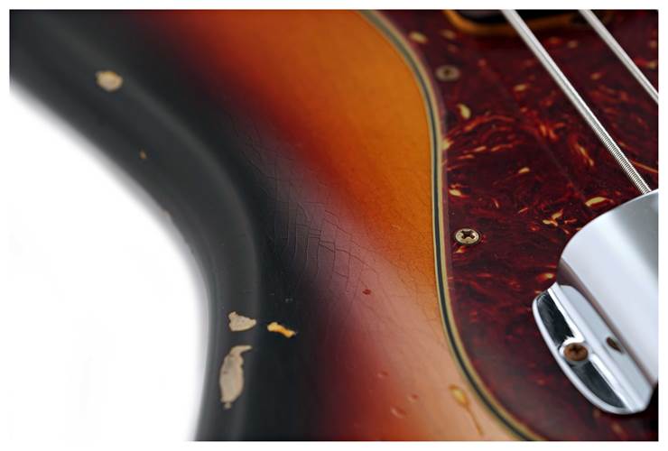 Fender Custom Shop 62 Jazz Bass Relic 3-Color Sunburst #CZ572525 Fender Custom Shop 62 Jazz Bass Relic 3-Color Sunburst #CZ572525