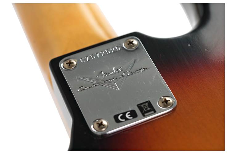Fender Custom Shop 62 Jazz Bass Relic 3-Color Sunburst #CZ572525 Fender Custom Shop 62 Jazz Bass Relic 3-Color Sunburst #CZ572525