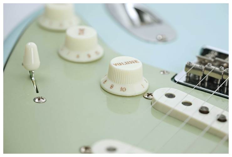 Fender Custom Shop Vintage Custom '59 Hardtail Stratocaster Time Capsule Faded Aged Sonic Blue #R137933 Fender Custom Shop Vintage Custom '59 Hardtail Stratocaster Time Capsule Faded Aged Sonic Blue #R137933