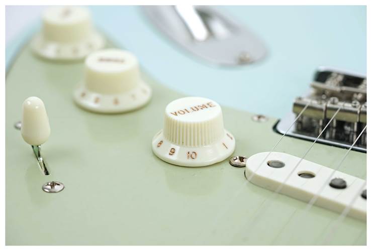 Fender Custom Shop Vintage Custom '59 Hardtail Stratocaster Time Capsule Faded Aged Sonic Blue #R135738 Fender Custom Shop Vintage Custom '59 Hardtail Stratocaster Time Capsule Faded Aged Sonic Blue #R135738