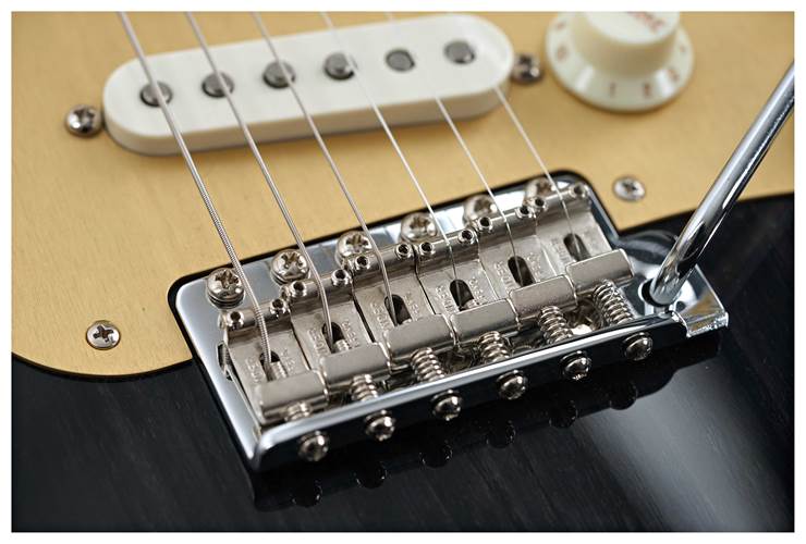 Fender Custom Shop American Custom Stratocaster NOS Ebony Transparent Maple Fingerboard #XN17372 Fender Custom Shop American Custom Stratocaster NOS Ebony Transparent Maple Fingerboard #XN17372