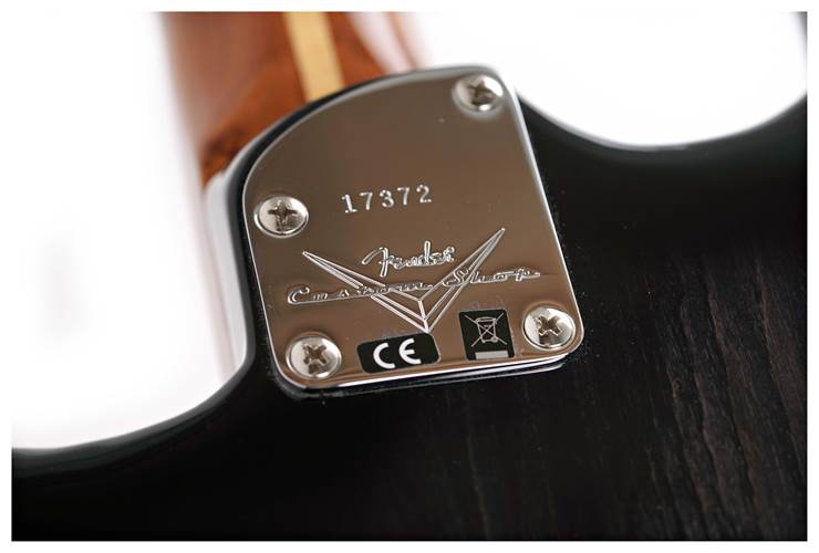 Fender Custom Shop American Custom Stratocaster NOS Ebony Transparent Maple Fingerboard #XN17372 Fender Custom Shop American Custom Stratocaster NOS Ebony Transparent Maple Fingerboard #XN17372
