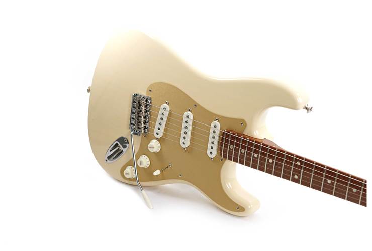 Fender Custom Shop American Custom Stratocaster NOS Honey Blonde Maple Fingerboard #XN17357 Fender Custom Shop American Custom Stratocaster NOS Honey Blonde Maple Fingerboard #XN17357