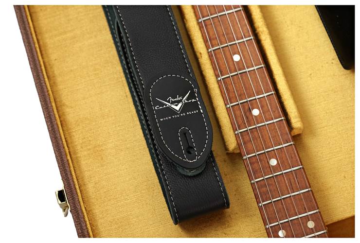 Fender Custom Shop American Custom Stratocaster NOS Honey Blonde Maple Fingerboard #XN17357 Fender Custom Shop American Custom Stratocaster NOS Honey Blonde Maple Fingerboard #XN17357