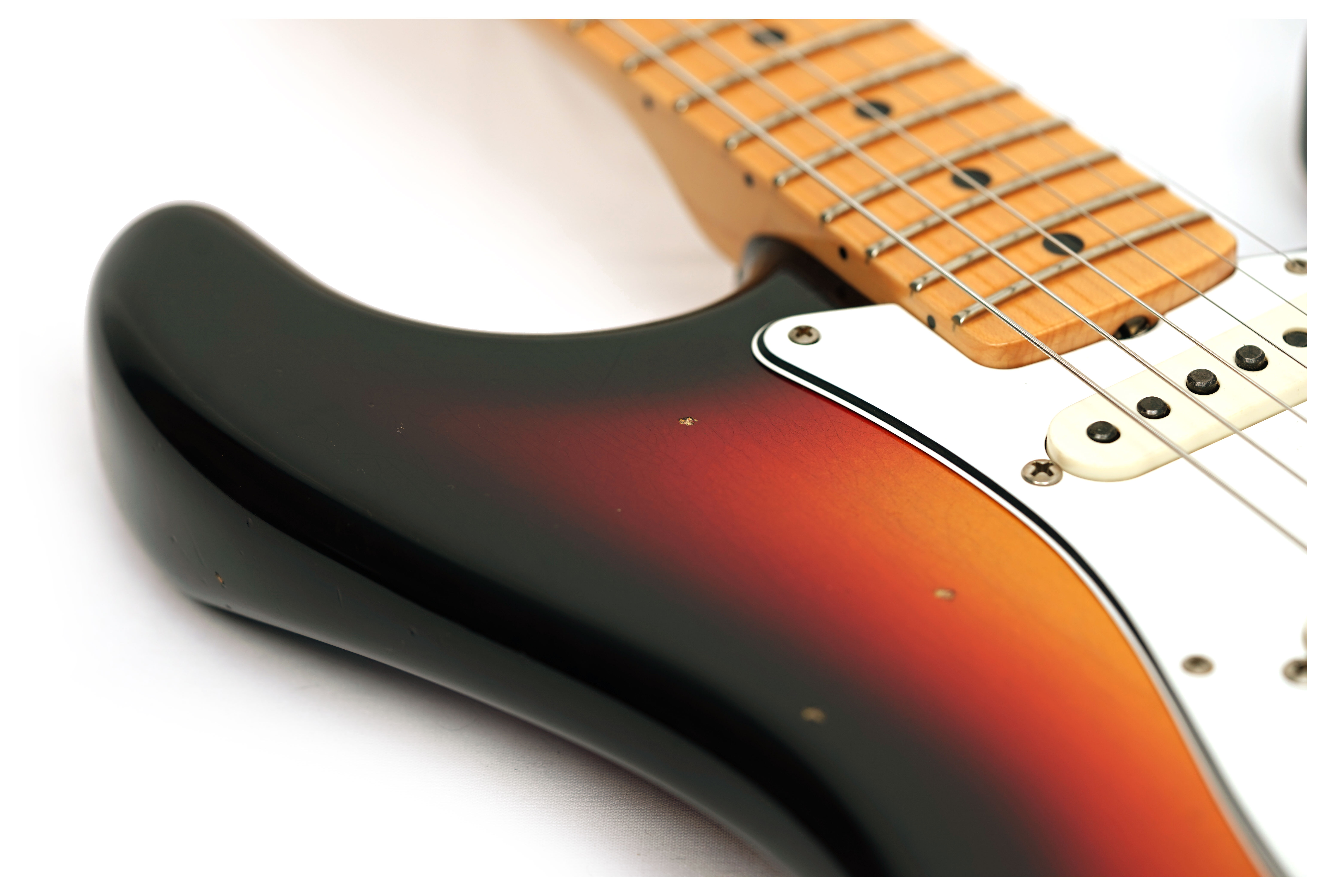 Fender Custom Shop Limited Edition '68 Stratocaster Journeyman Relic Target 3-Colour Sunburst #CZ566673