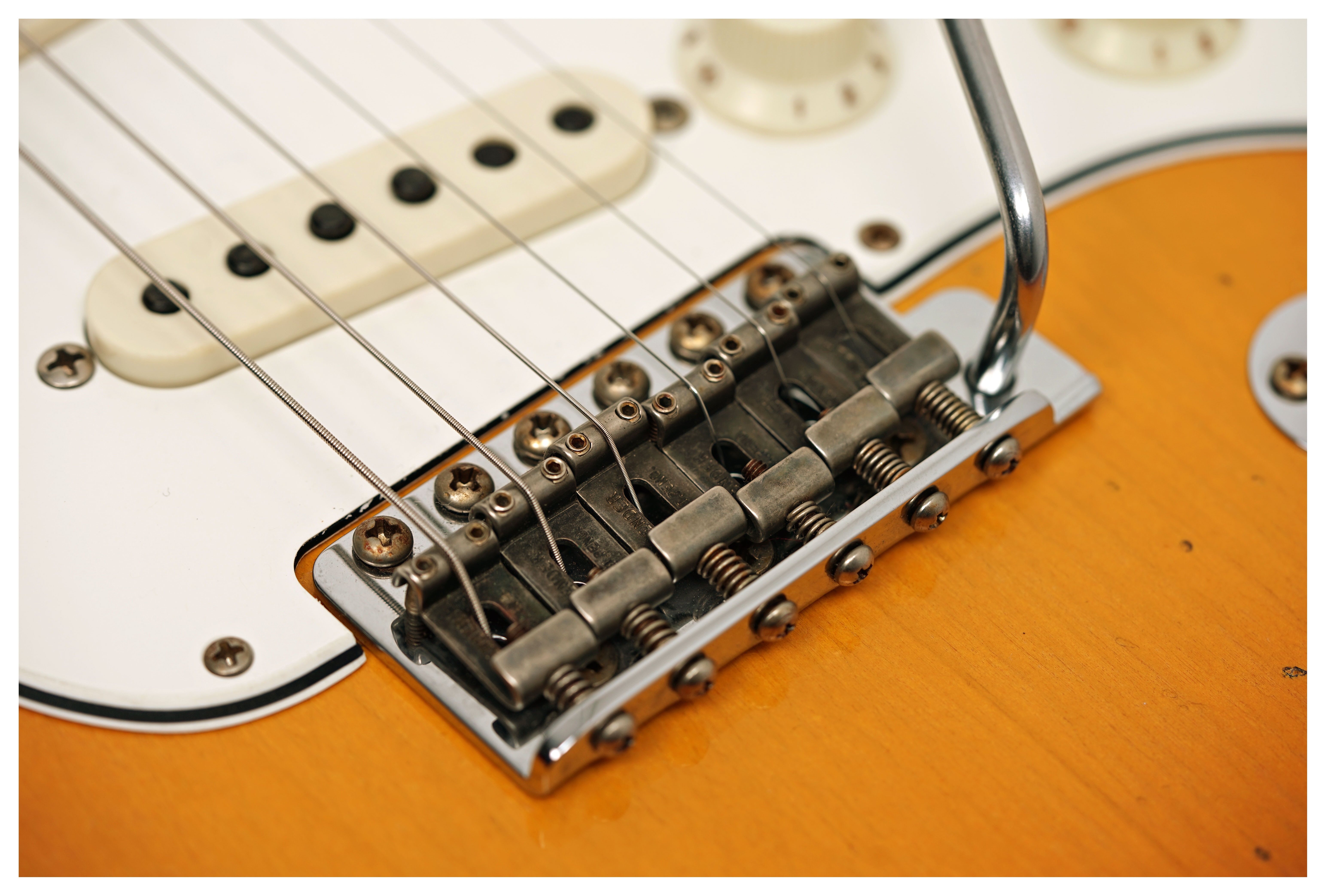 Fender Custom Shop Limited Edition '68 Stratocaster Journeyman Relic Target 3-Colour Sunburst #CZ566673